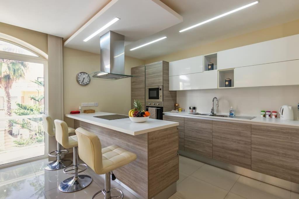 Modern 3 Bedroom Apartment Close To Paceville And Beach Is-Swieqi Kültér fotó