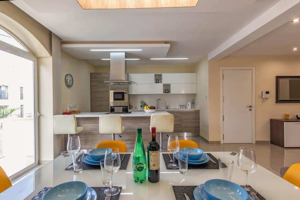 Modern 3 Bedroom Apartment Close To Paceville And Beach Is-Swieqi Kültér fotó