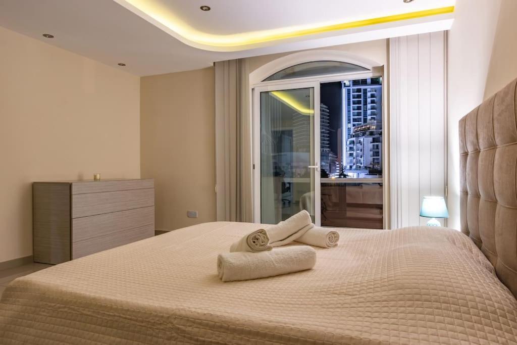 Modern 3 Bedroom Apartment Close To Paceville And Beach Is-Swieqi Kültér fotó