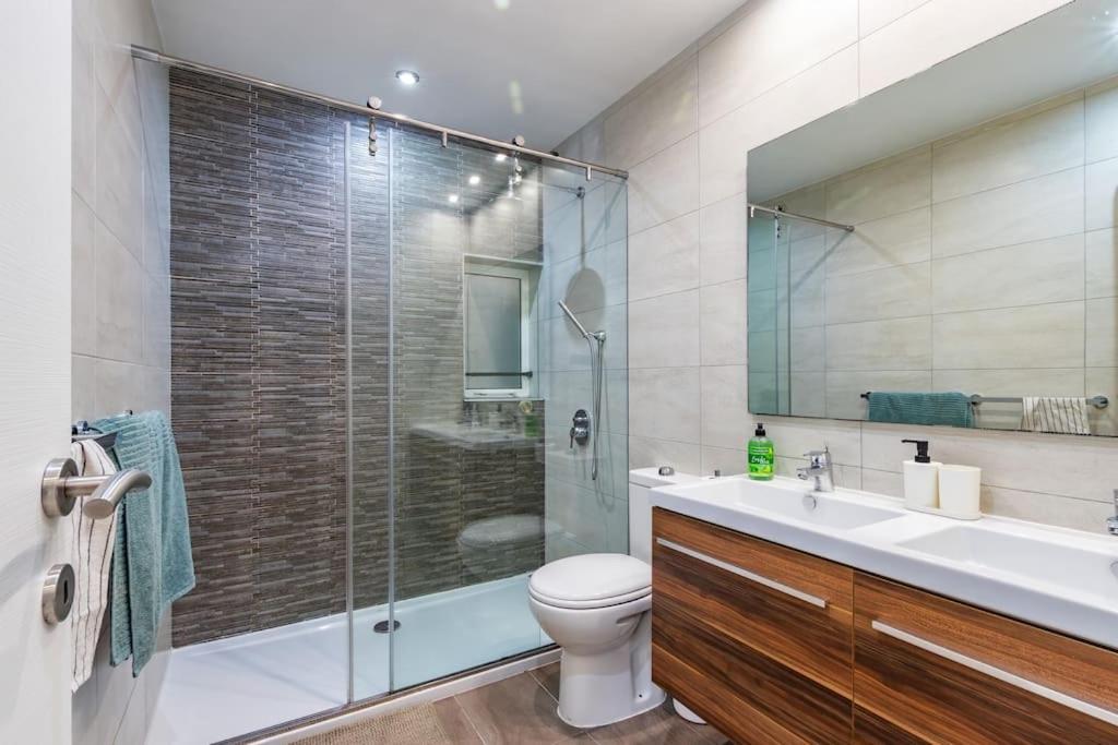 Modern 3 Bedroom Apartment Close To Paceville And Beach Is-Swieqi Kültér fotó