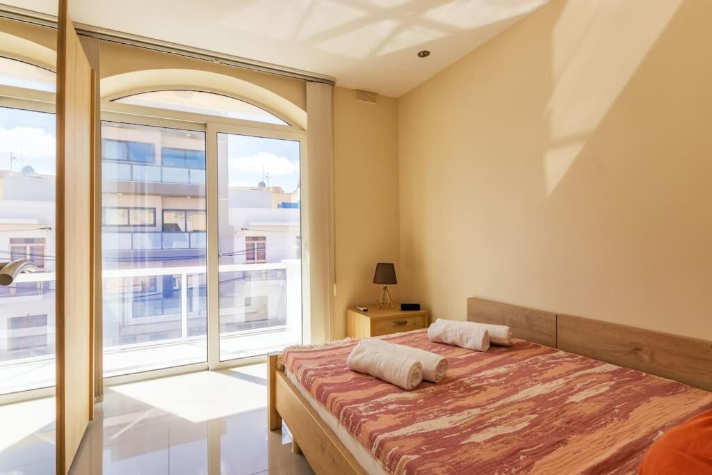 Modern 3 Bedroom Apartment Close To Paceville And Beach Is-Swieqi Kültér fotó