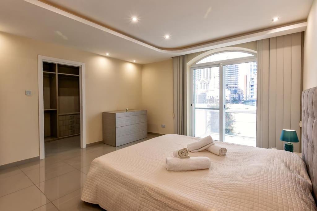Modern 3 Bedroom Apartment Close To Paceville And Beach Is-Swieqi Kültér fotó