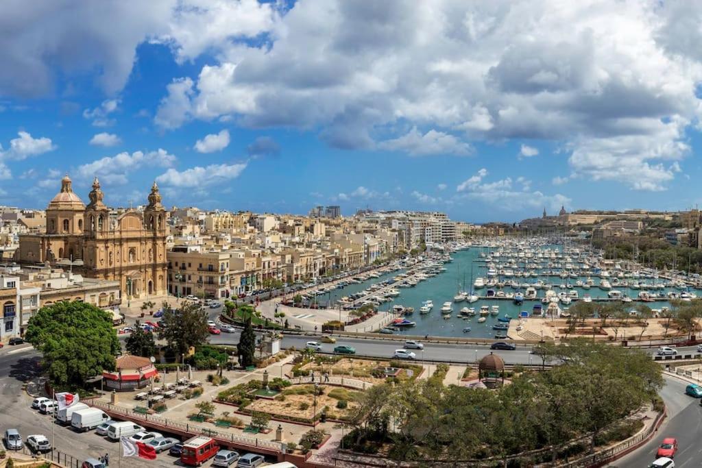 Modern 3 Bedroom Apartment Close To Paceville And Beach Is-Swieqi Kültér fotó